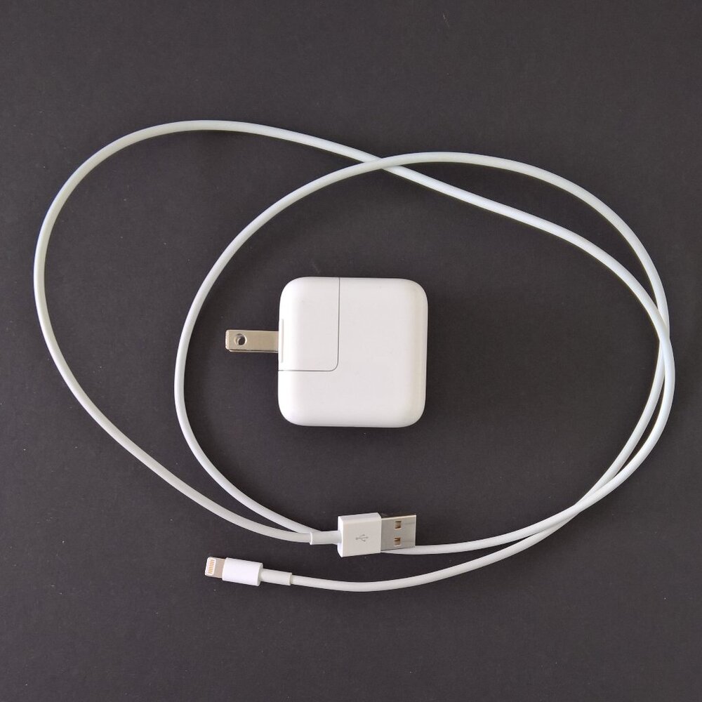 (Authentic) Apple 12W Charger Power Adapter & Lightning to USB Cable